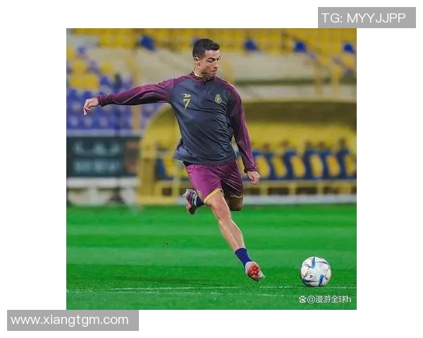 C罗足球生涯成就与排名分析 从年轻才俊到全球巨星的辉煌历程