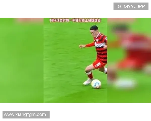 足球变向球星的绝技与魅力分析:揭秘世界顶级球员的灵活转向技巧 足球变向球星的绝技与魅力分析:揭秘世界顶级球员的灵活转向技巧
